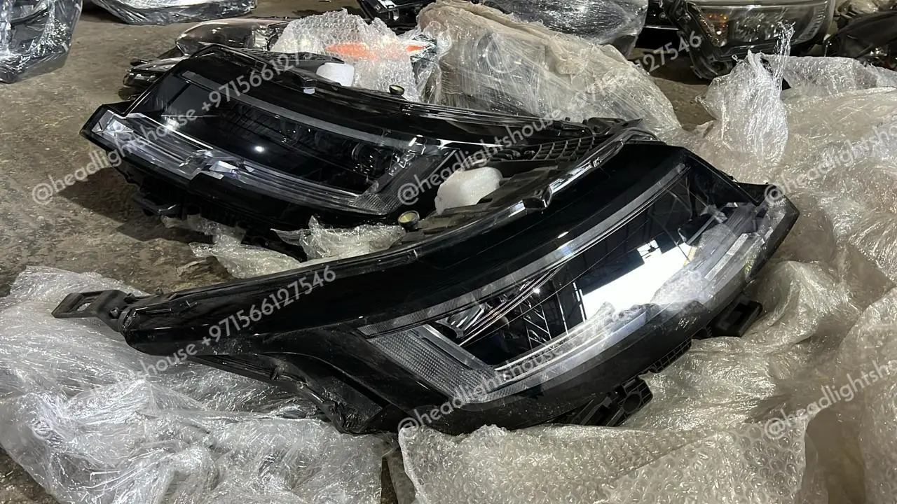Range Rover L405 2024 OEM Used Original 2 Lens Headlamp - Image 4