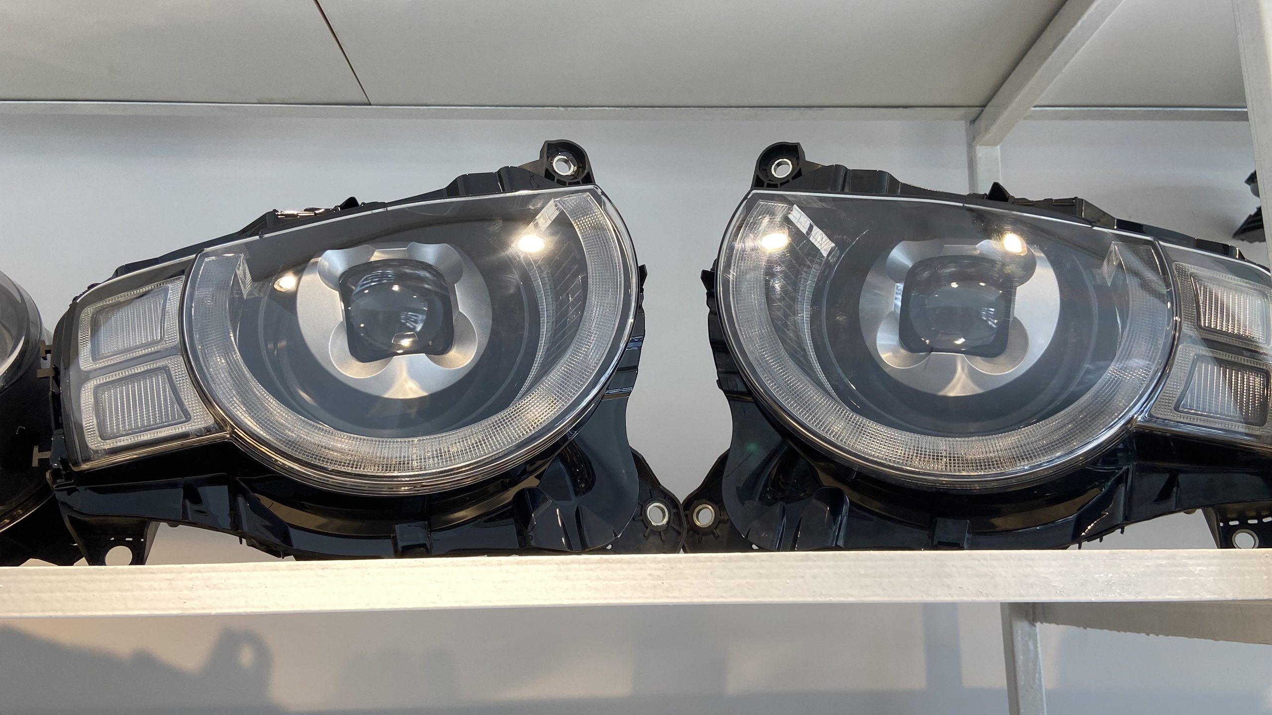 Land Rover Defender LED Headlights 2020–2025 with Module