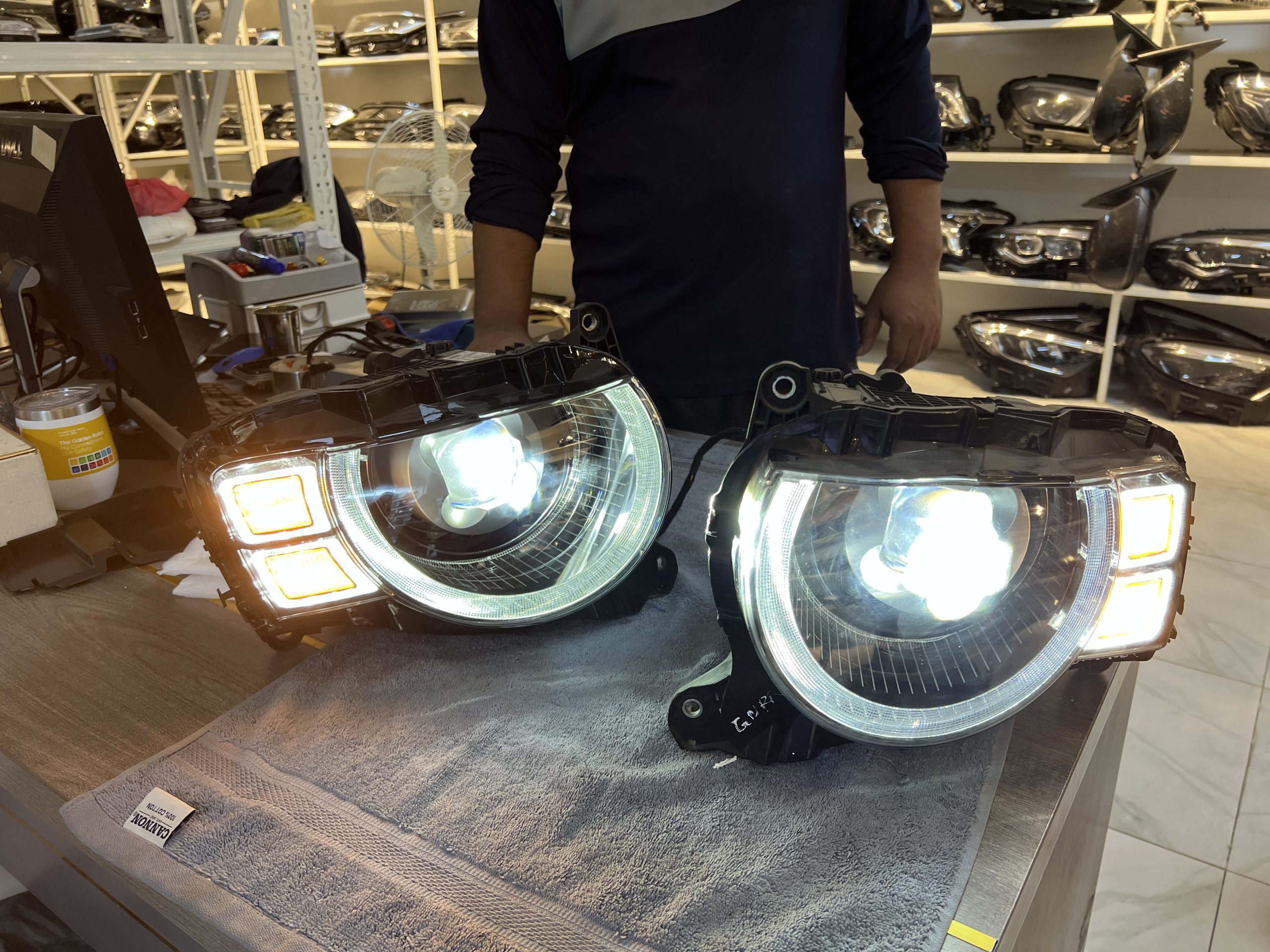 Land Rover Defender LED Headlights 2020–2025 with Module