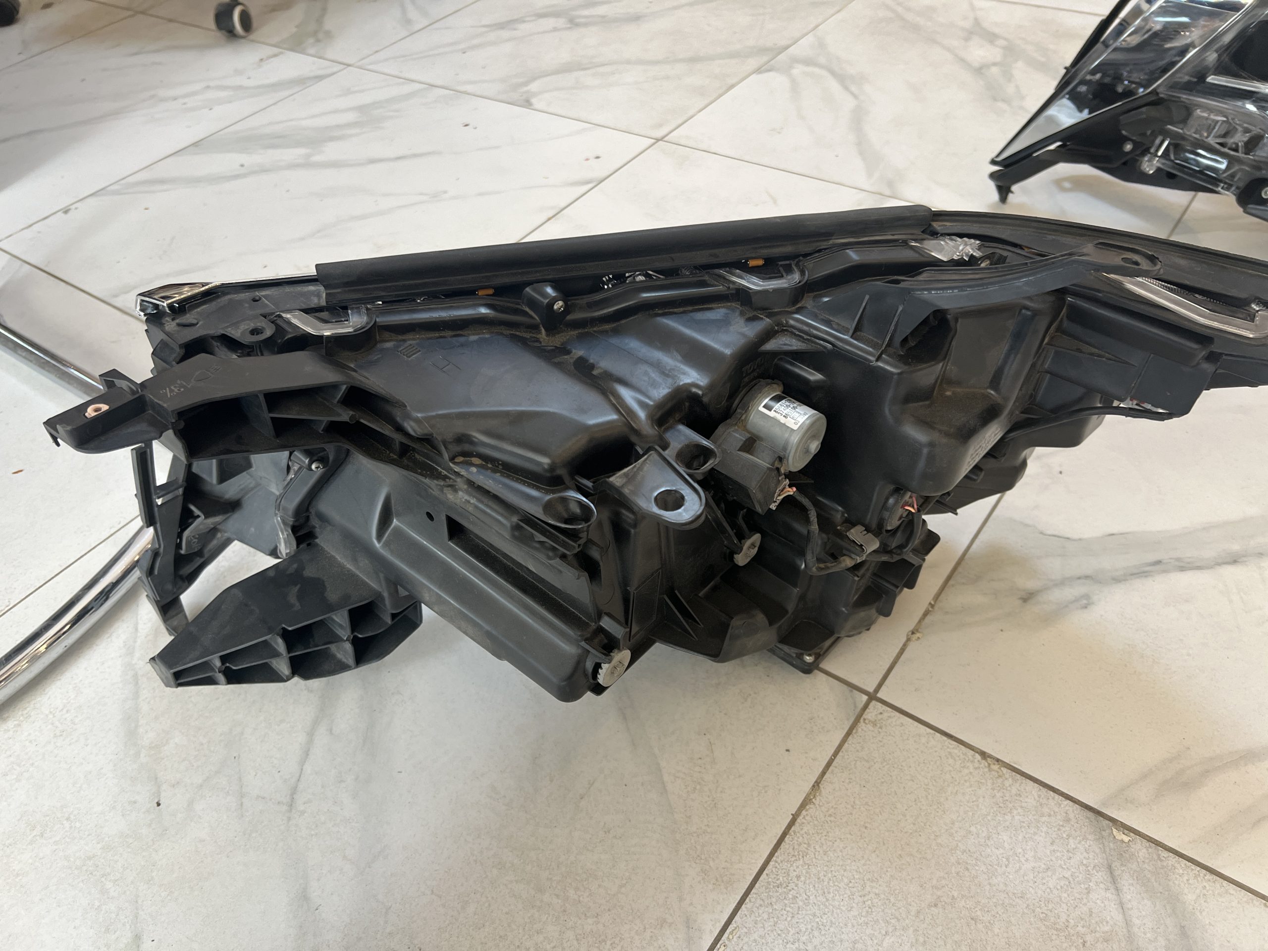 Toyota Prado Headlight with Block 2014–2018